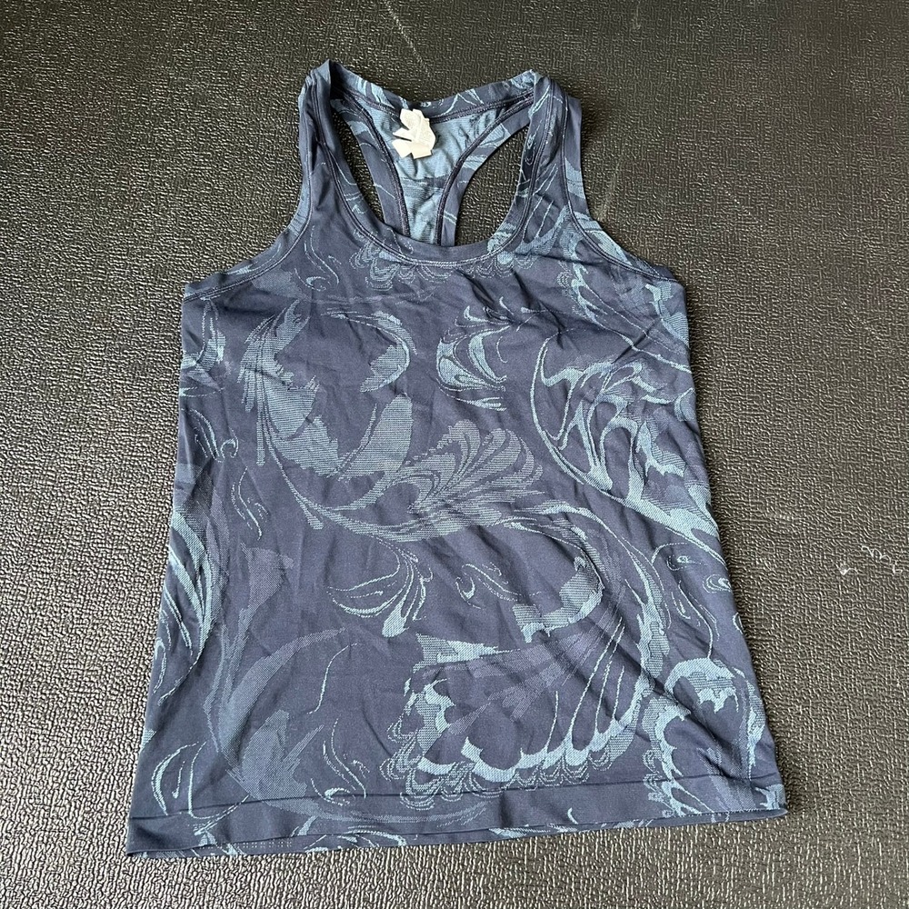 Athleta Momentum Seamless Women's Navy Blue Floral Racerback Tank Top Size S‎